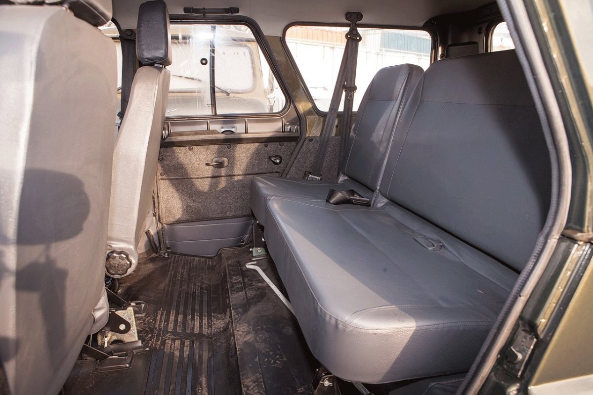 УАЗ 469 задний ряд