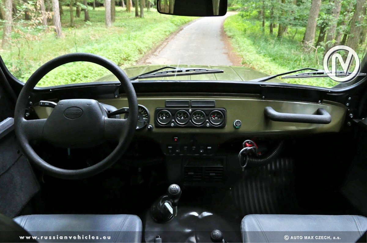UAZ Hunter салон