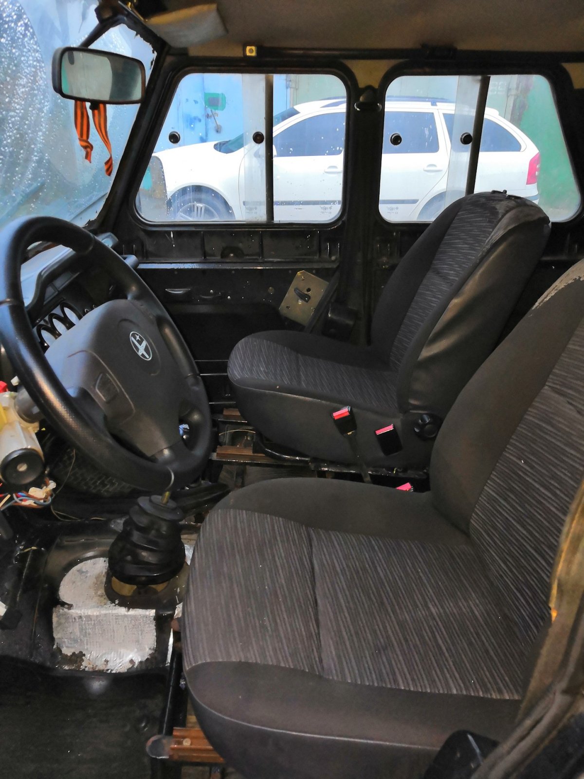 УАЗ Хантер внутри