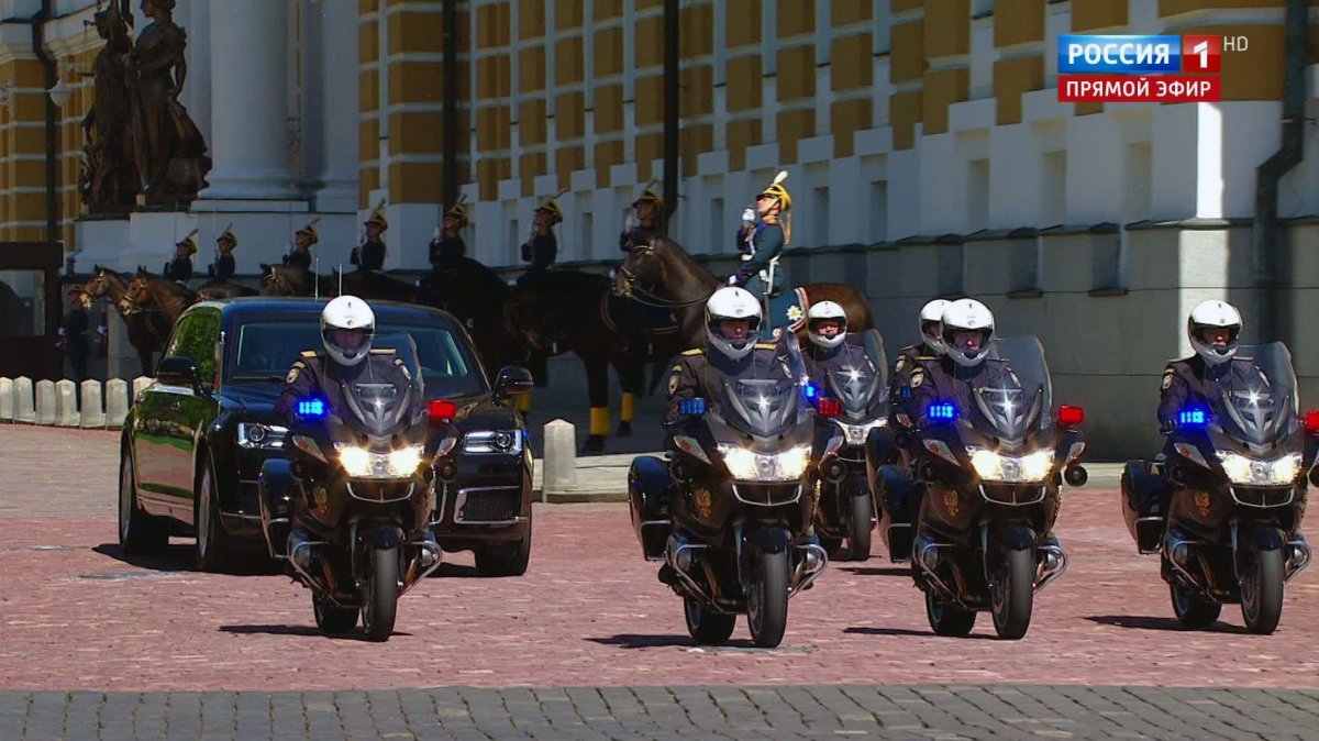 Мотоциклы Аурус кортеж Путина