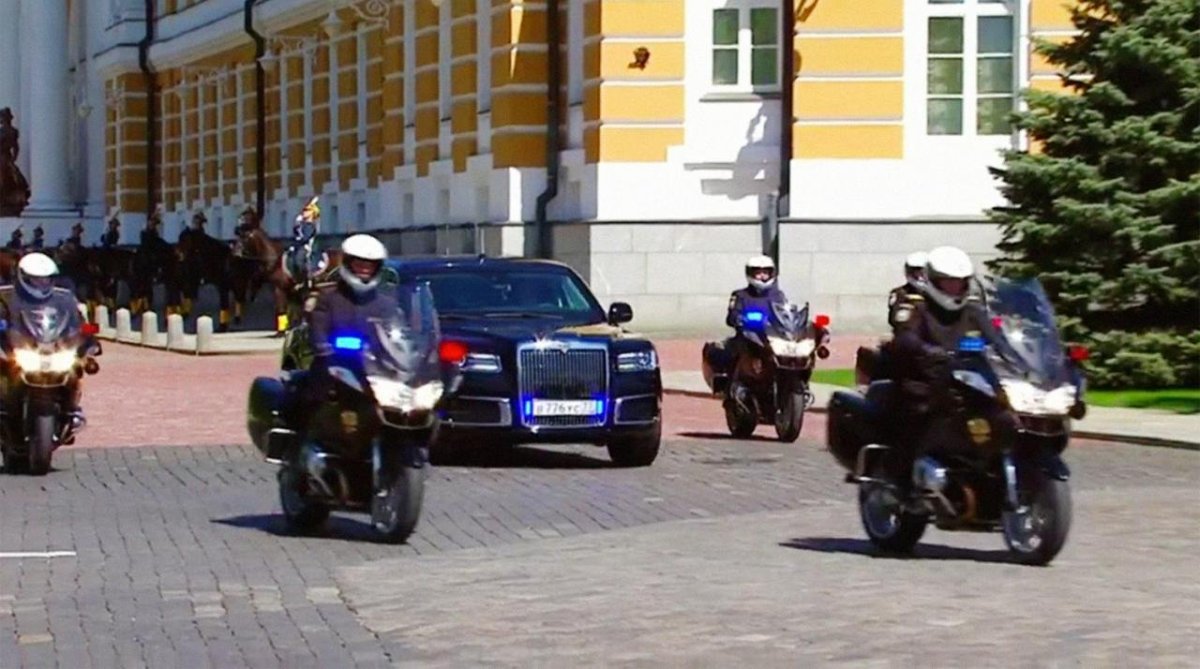 Аурус мотоцикл кортеж президента
