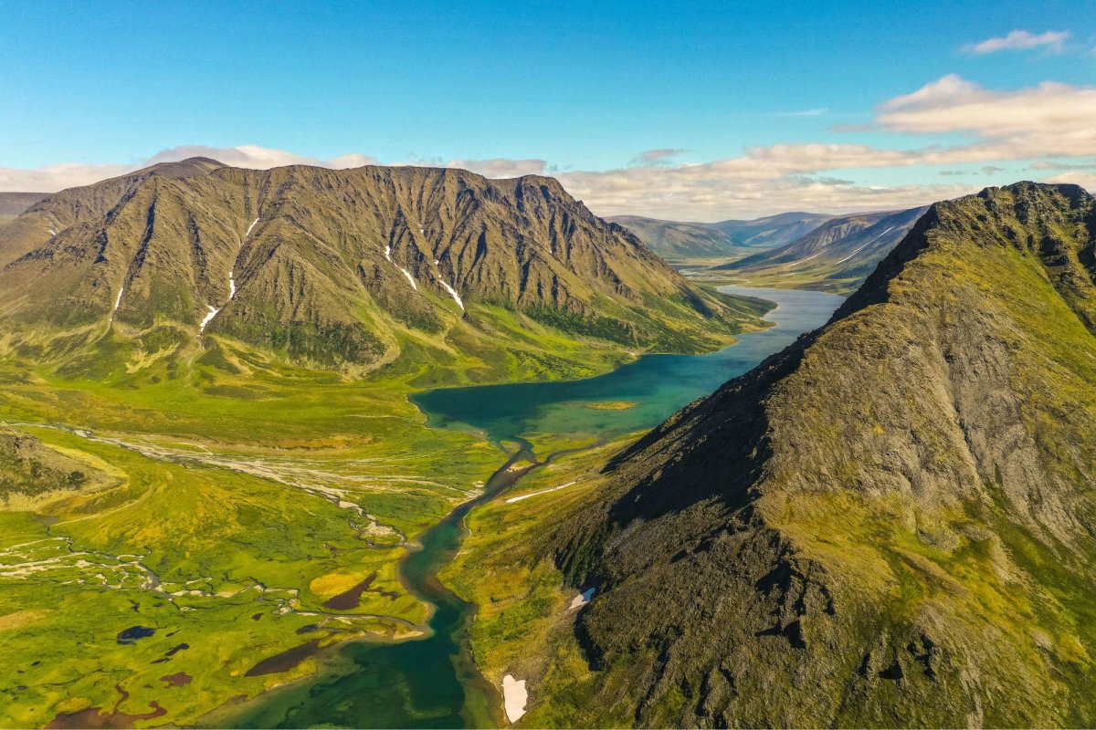 Гора сланцевая Полярный Урал
