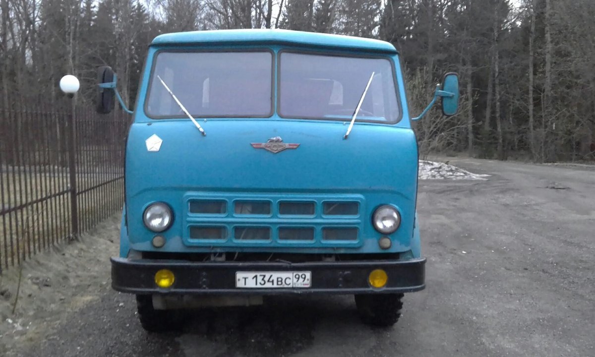 МАЗ 500 бортовой армейский