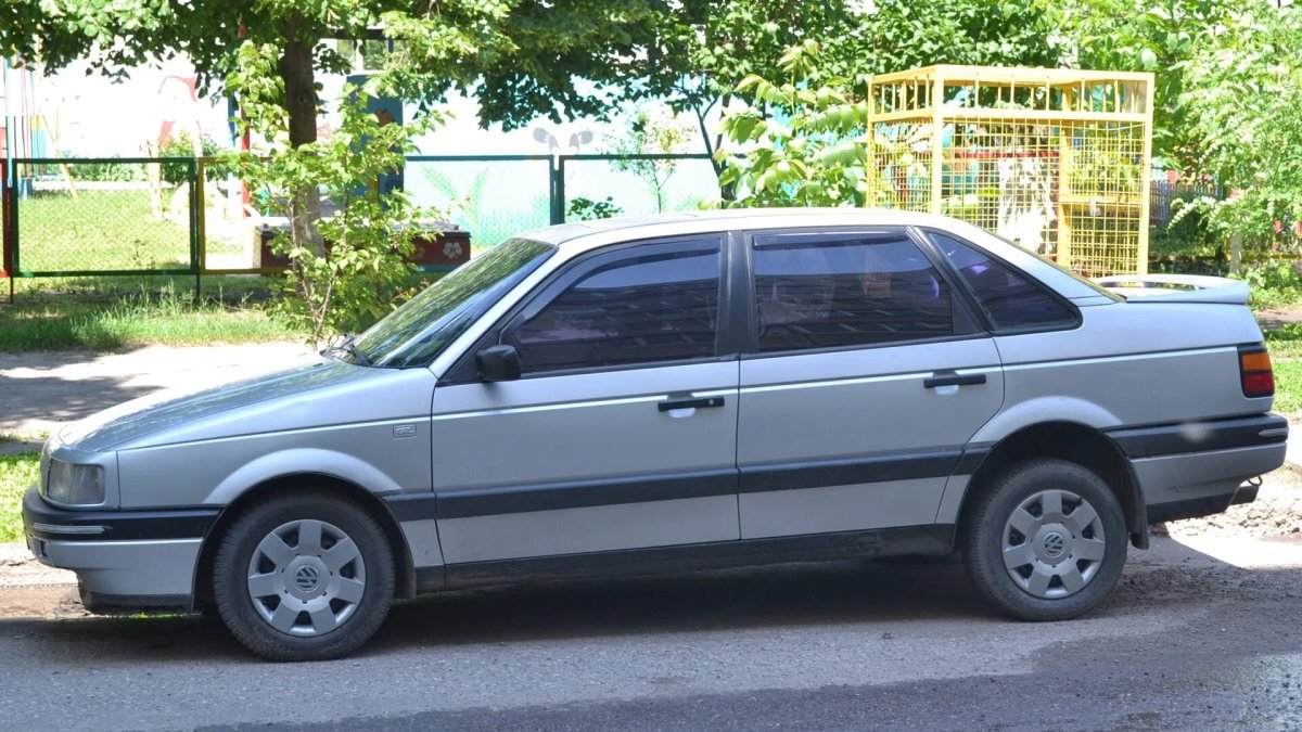 Фольксваген Пассат б3 седан