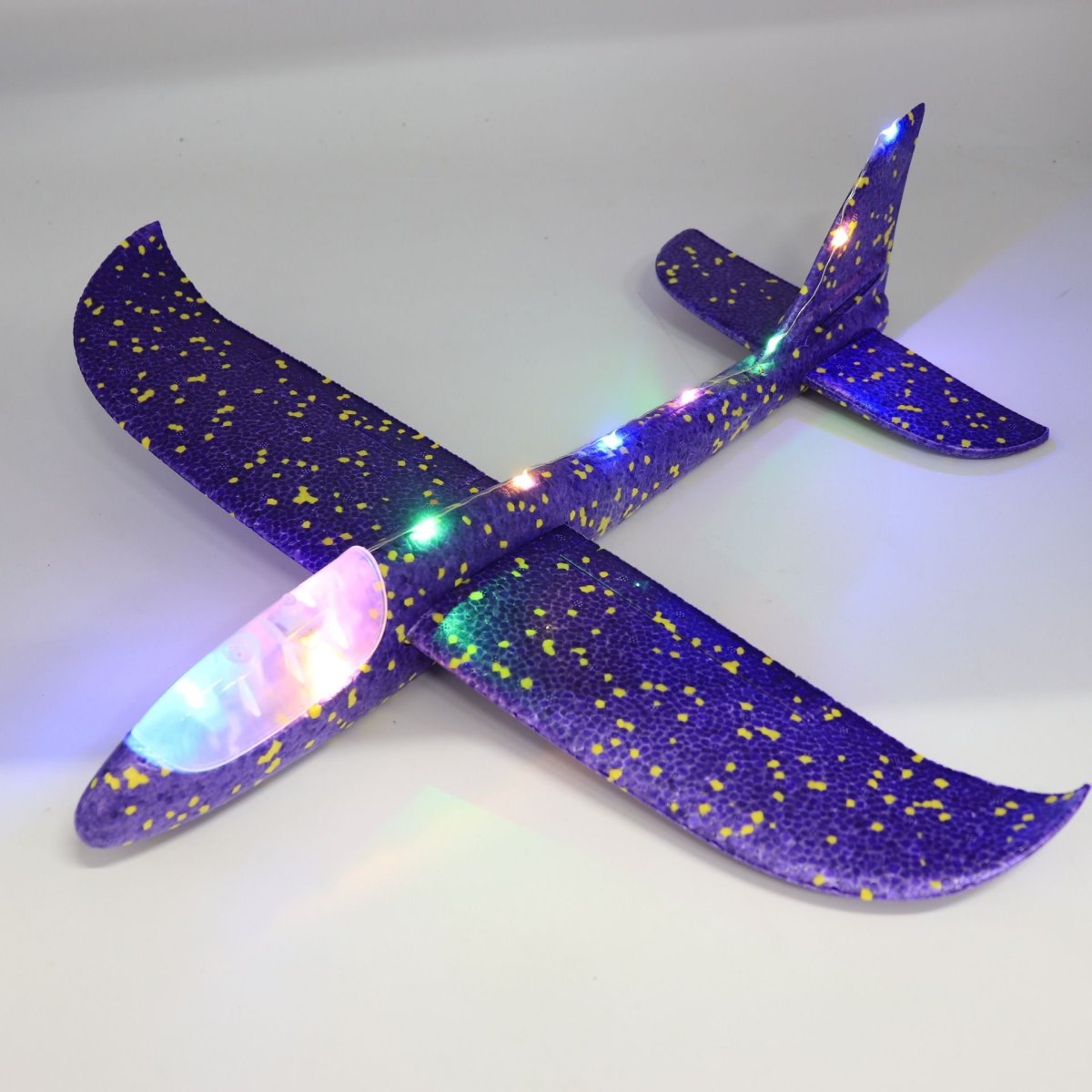 Самолёт пенопластовый светящийся