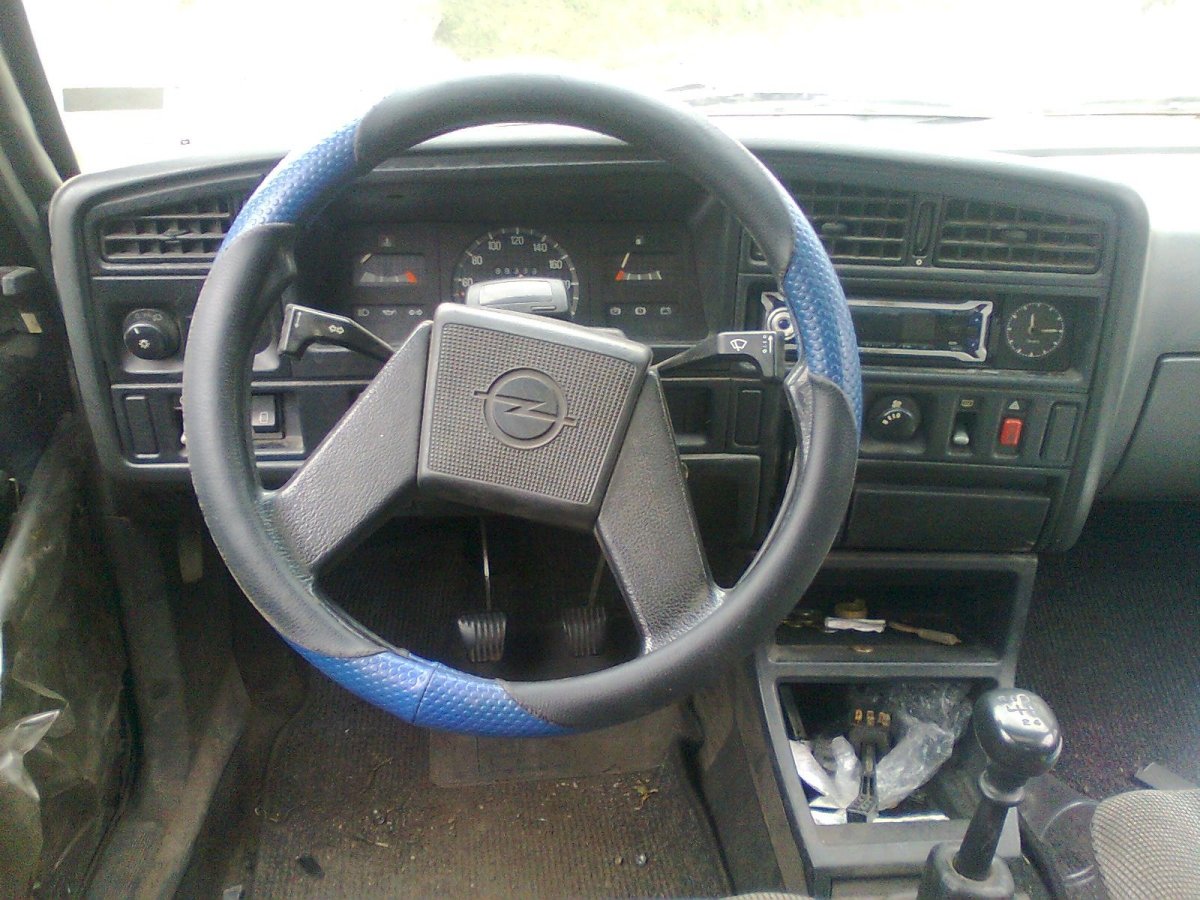 Опель Аскона 88 ручное управление