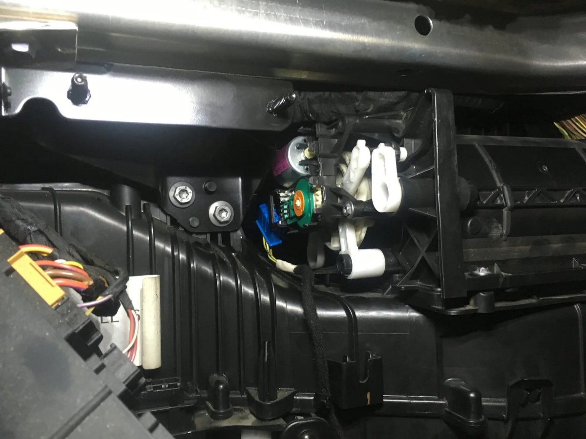 Привод печки Passat b6