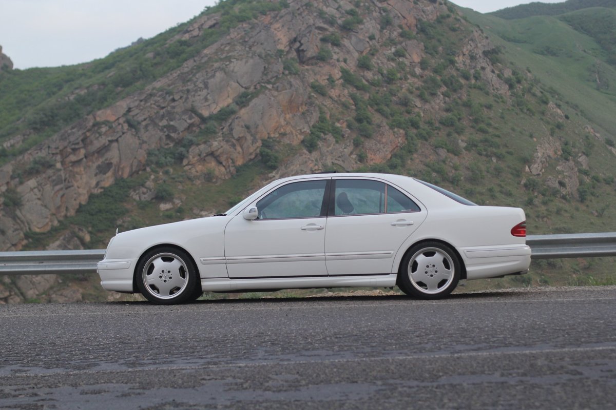 Мерседес w210 e55 AMG