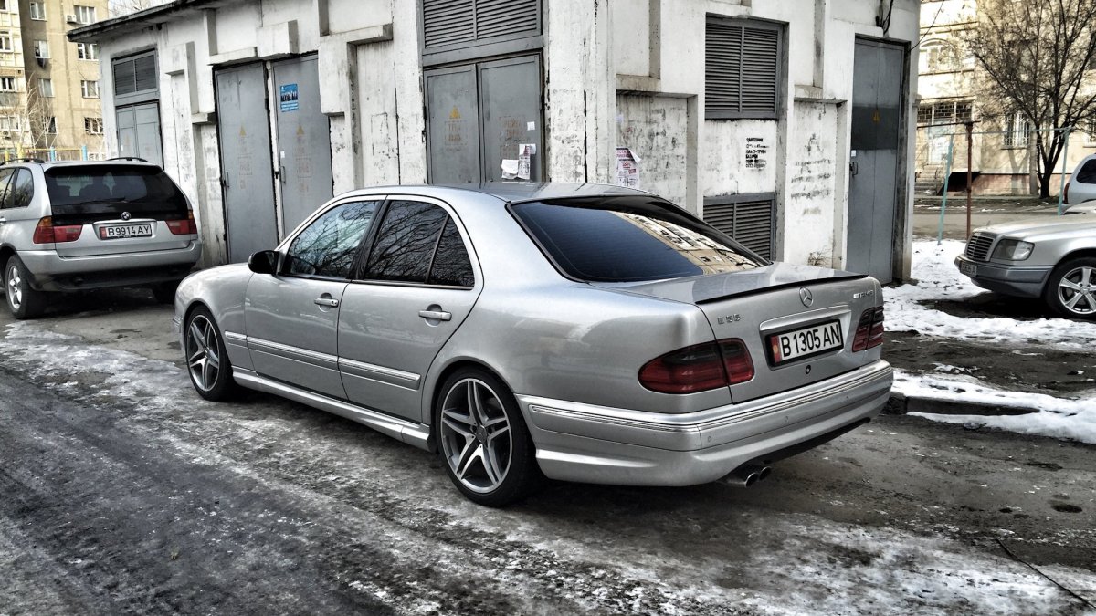 E55 AMG 210