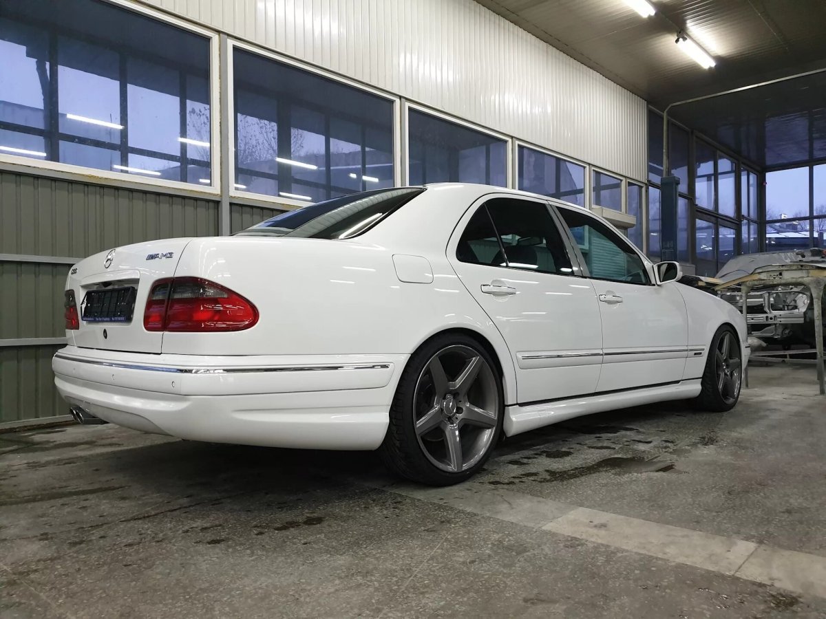 Мерседес Бенц w210 e55 AMG