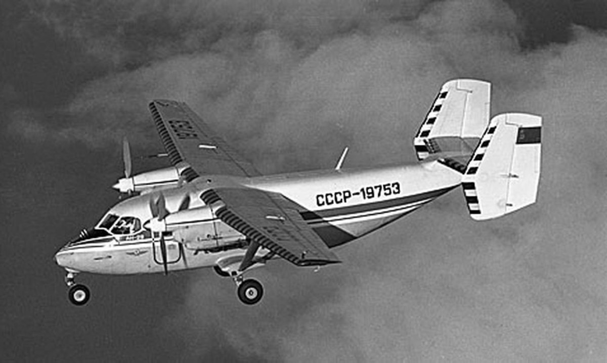 АН-28 пассажирский самолёт