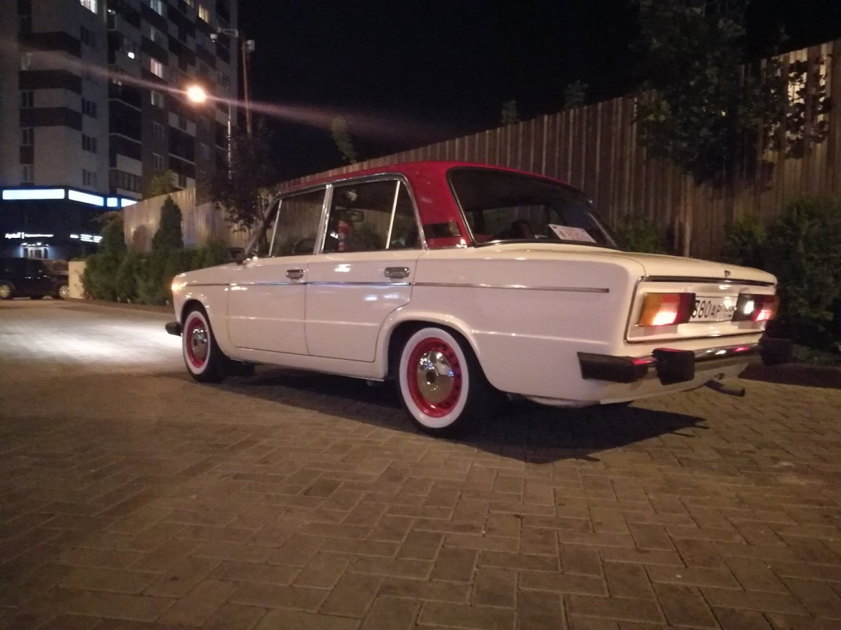 ВАЗ 2106 С красной крышей