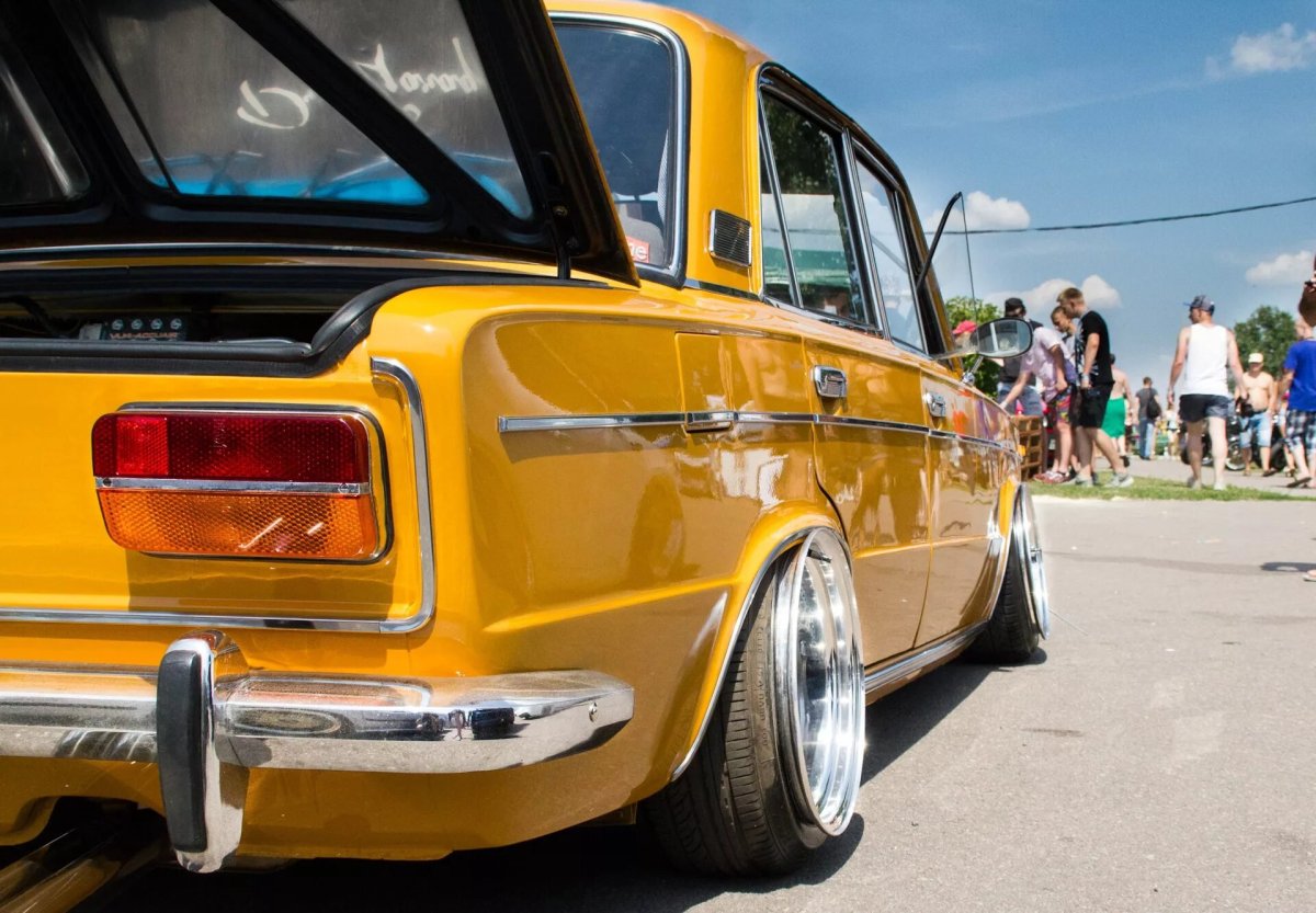 ВАЗ 2103 оранжевый ресто