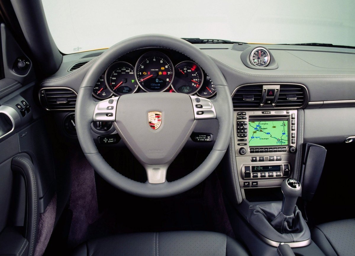 Порше 911 Каррера салон