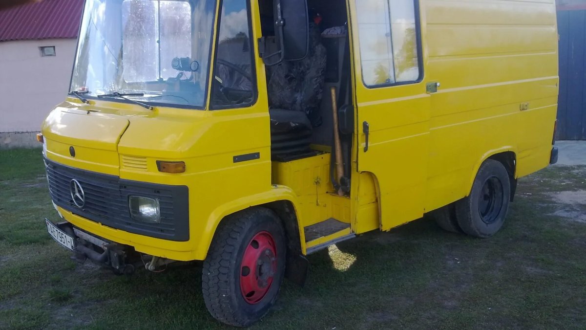 Мерседес т2 407д