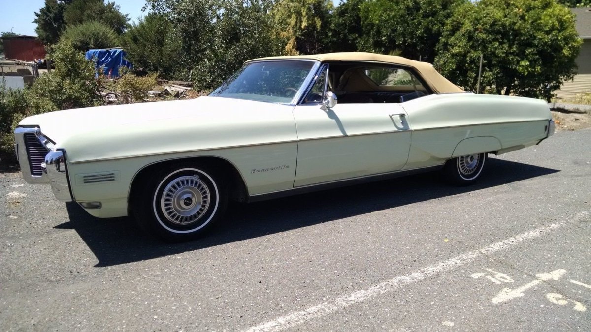 Pontiac Bonneville 1968 sedan