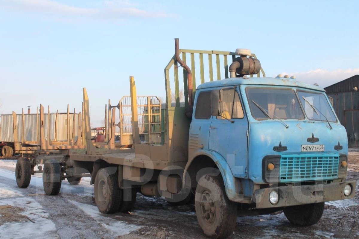 Грузовик МАЗ 500 лесовоз