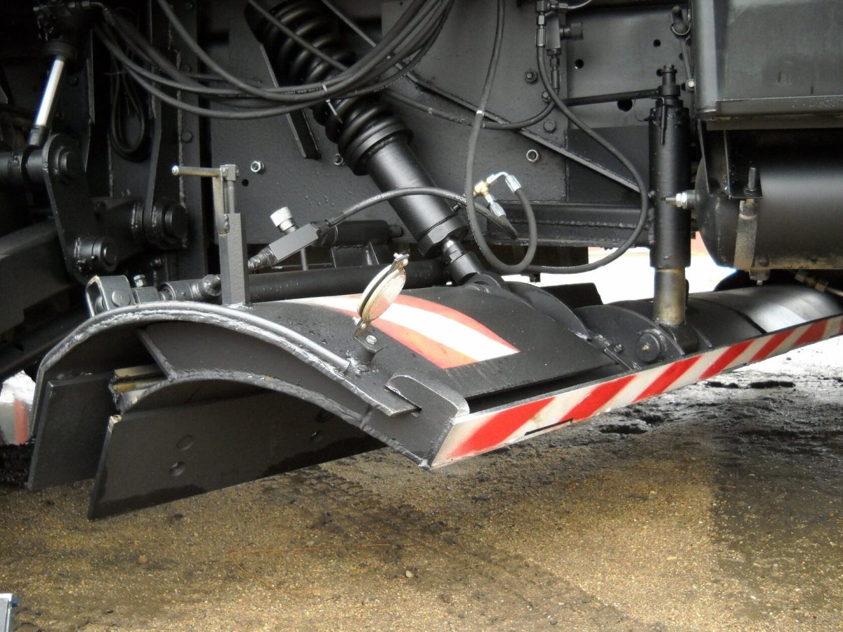 Нож грейдерный на КДМ