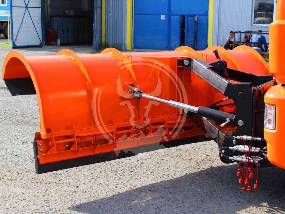 Отвал МАЗ ко-806