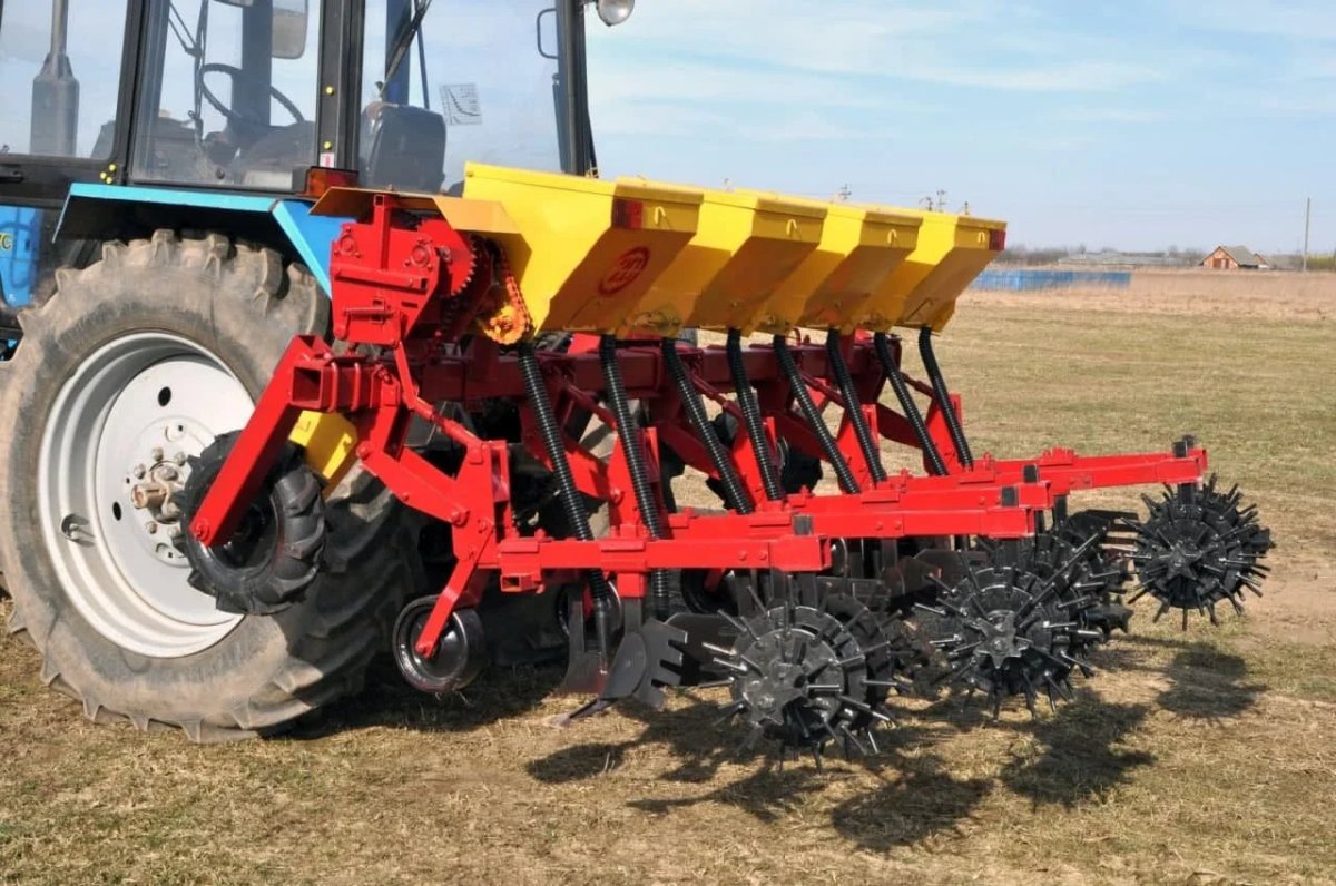 Кон-2.8 культиватор-окучник