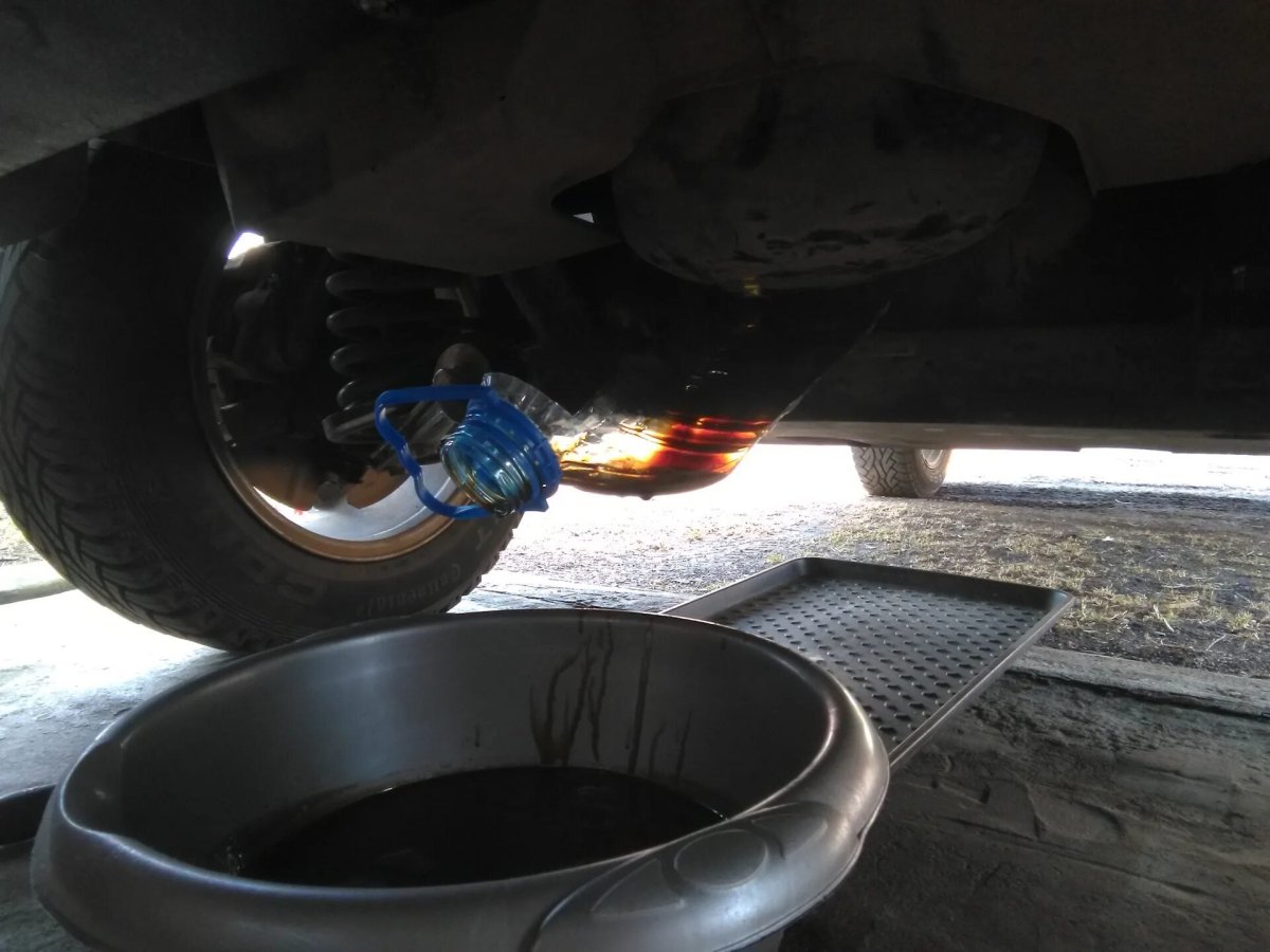 Замена масла Шеви Нива без ямы