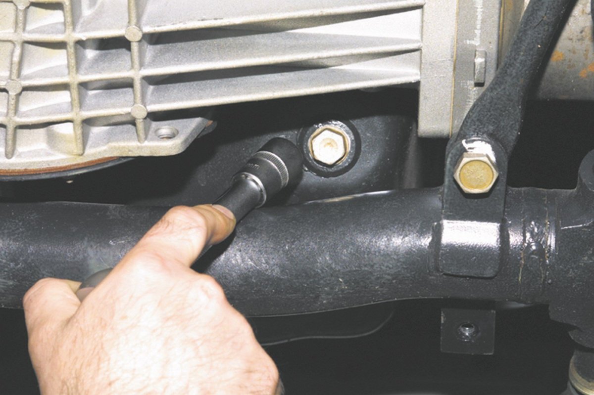 Сливная пробка на Ниве 2121