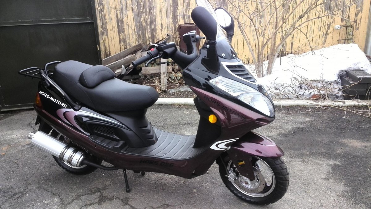 Скутер hors 056