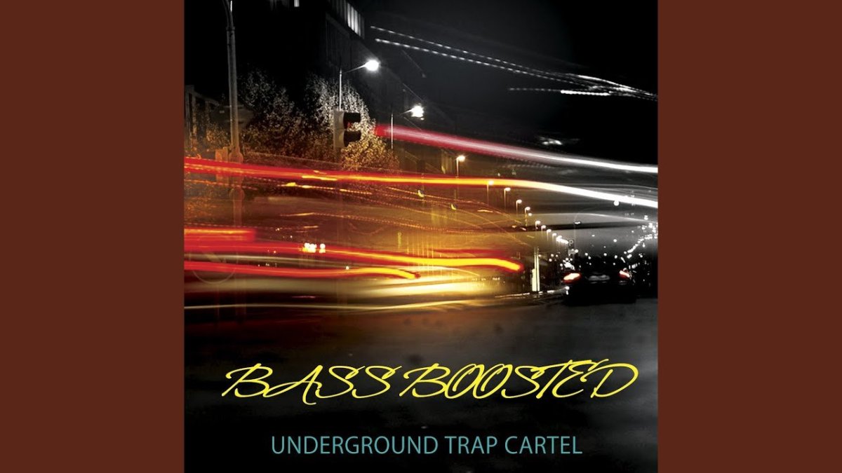 Машина в движении ночью