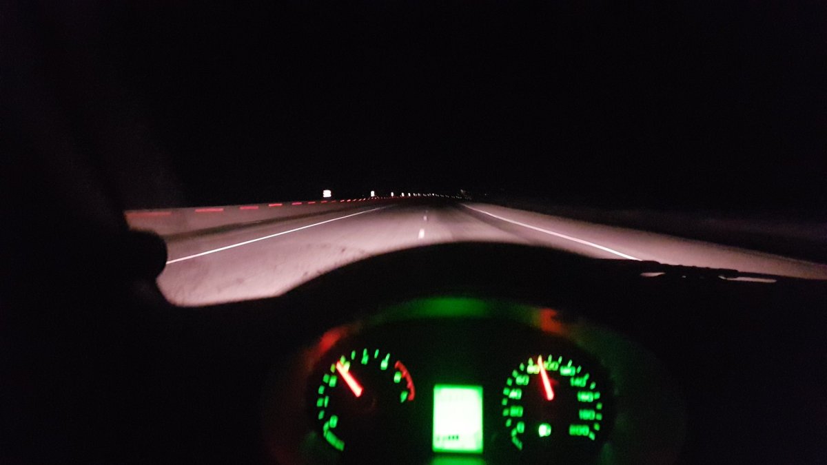 Лада Гранта спидометр 200 ночью