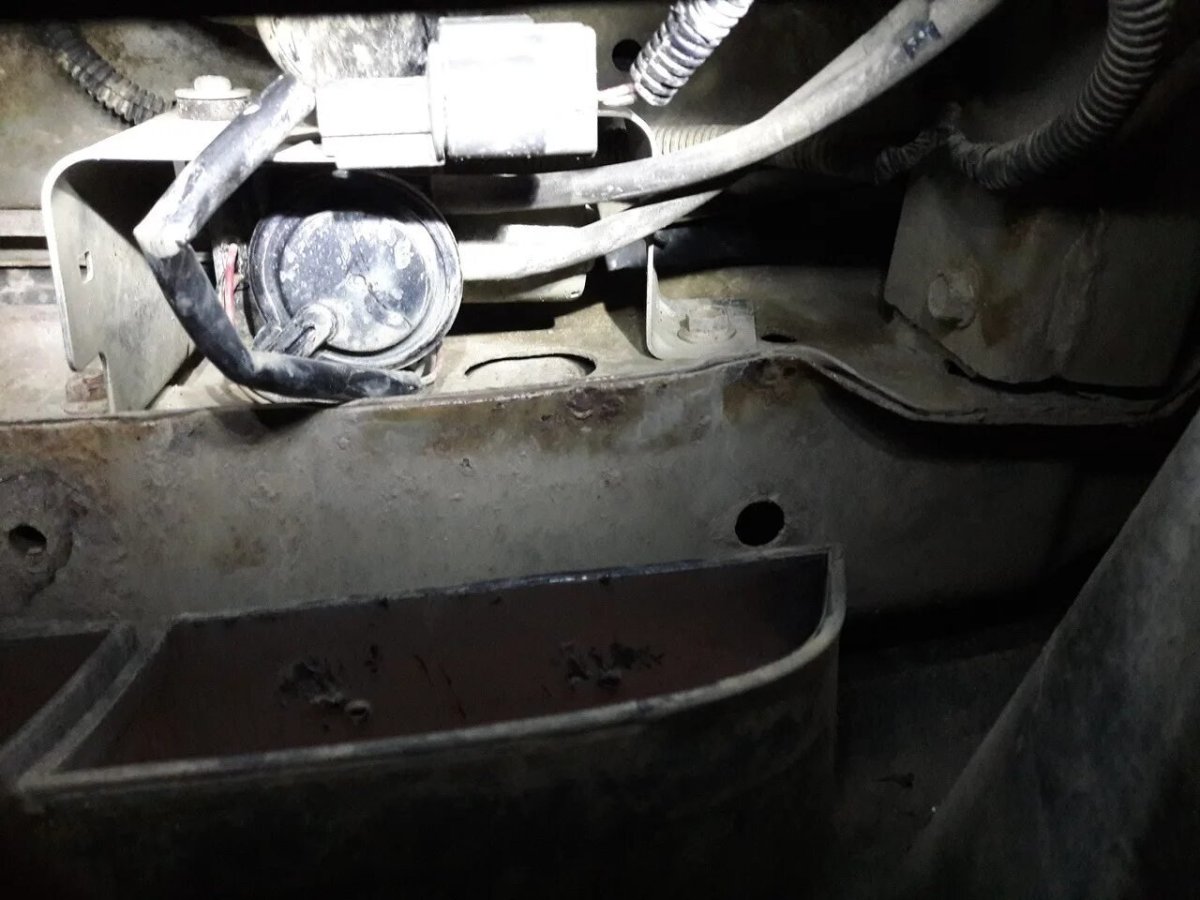 Насос включения переднего моста Сузуки Гранд Витара 1998-2005