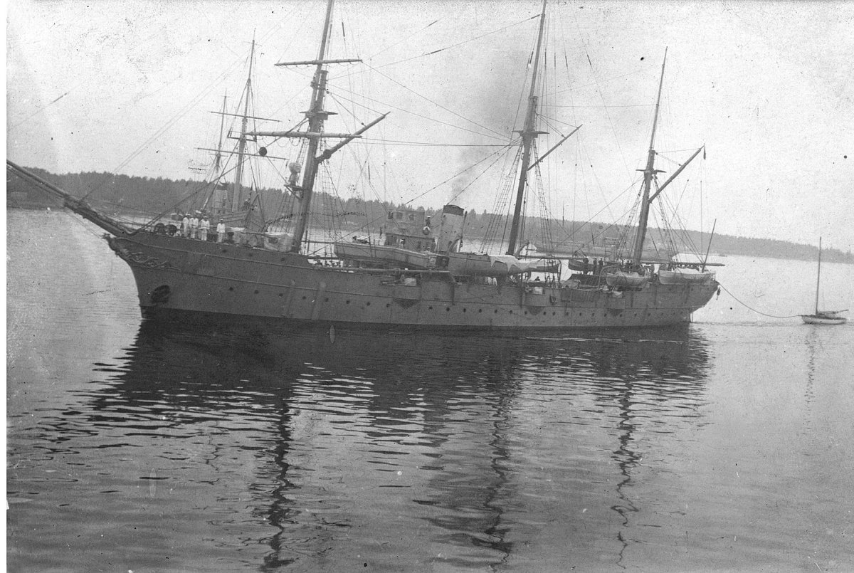 Учебное судно верный