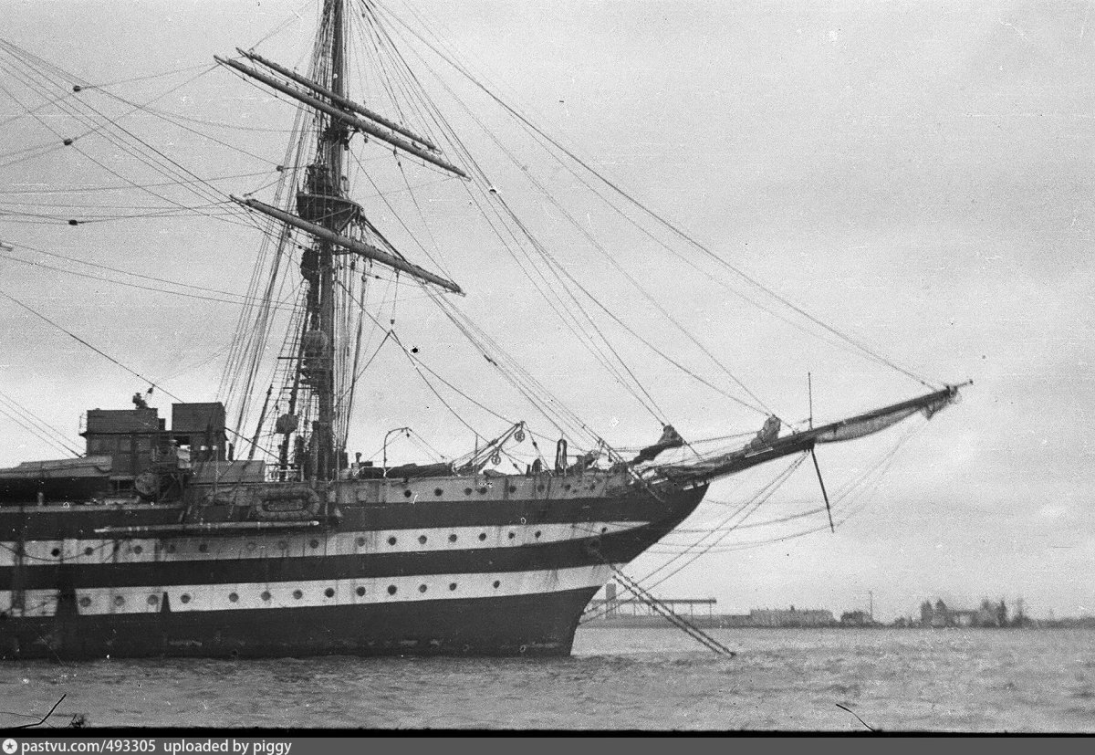 Учебное парусное судно Дунай