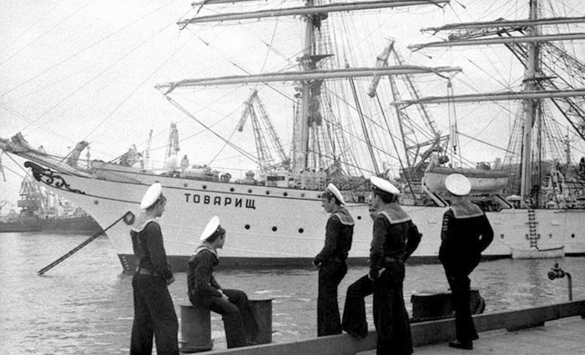 Трехмачтовый Барк товарищ