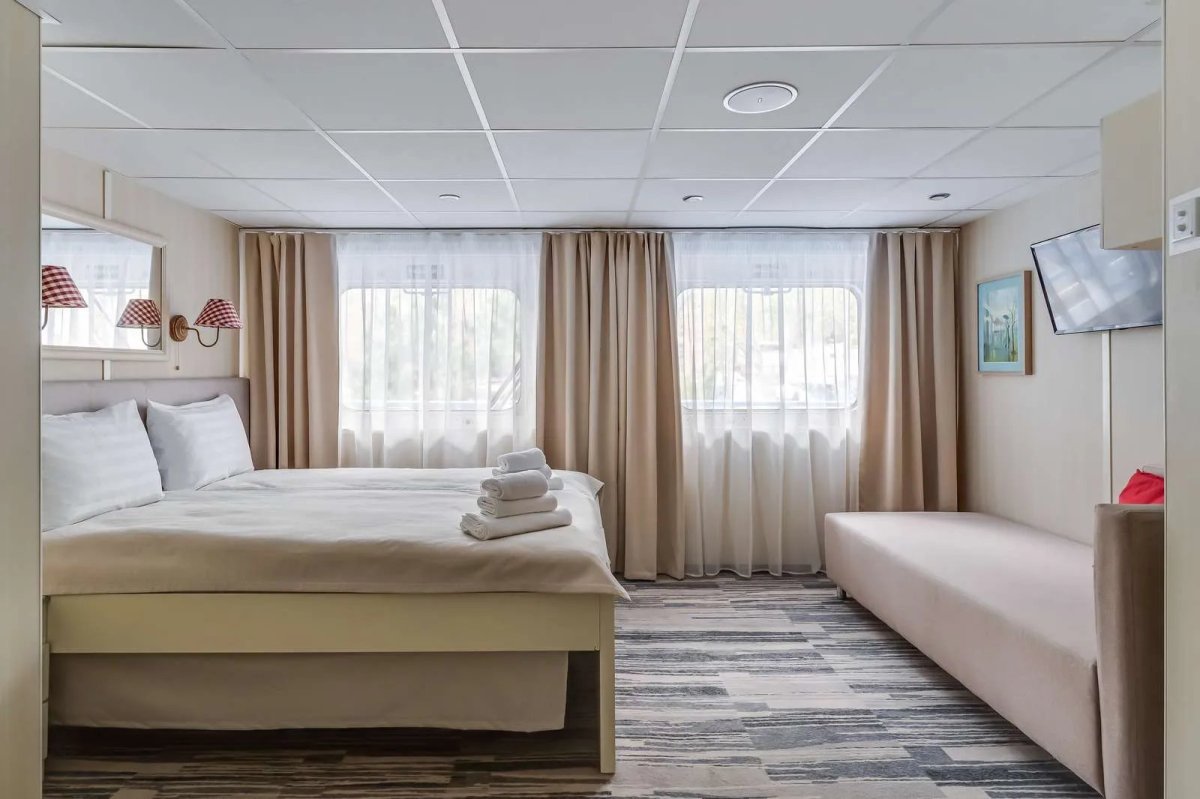 Теплоход Сергей Дягилев фото кают