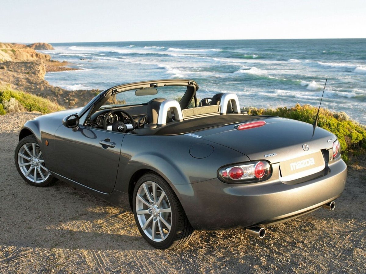 Мазда mx5 2005