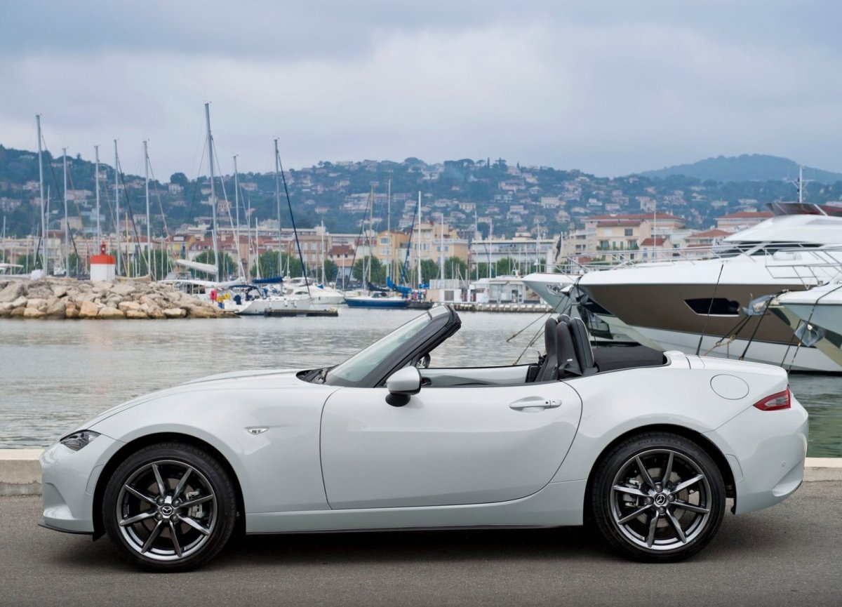 Mazda MX-5 White
