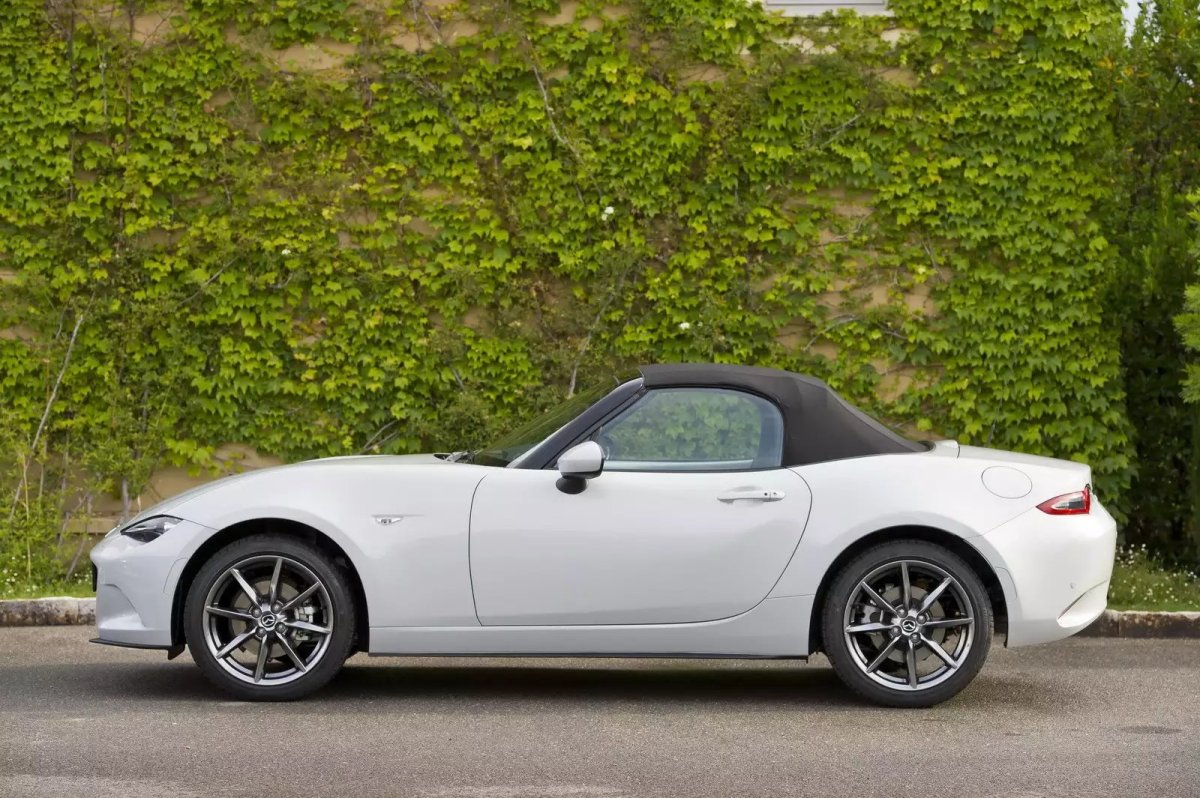 Mazda mx5 Miata Roadster