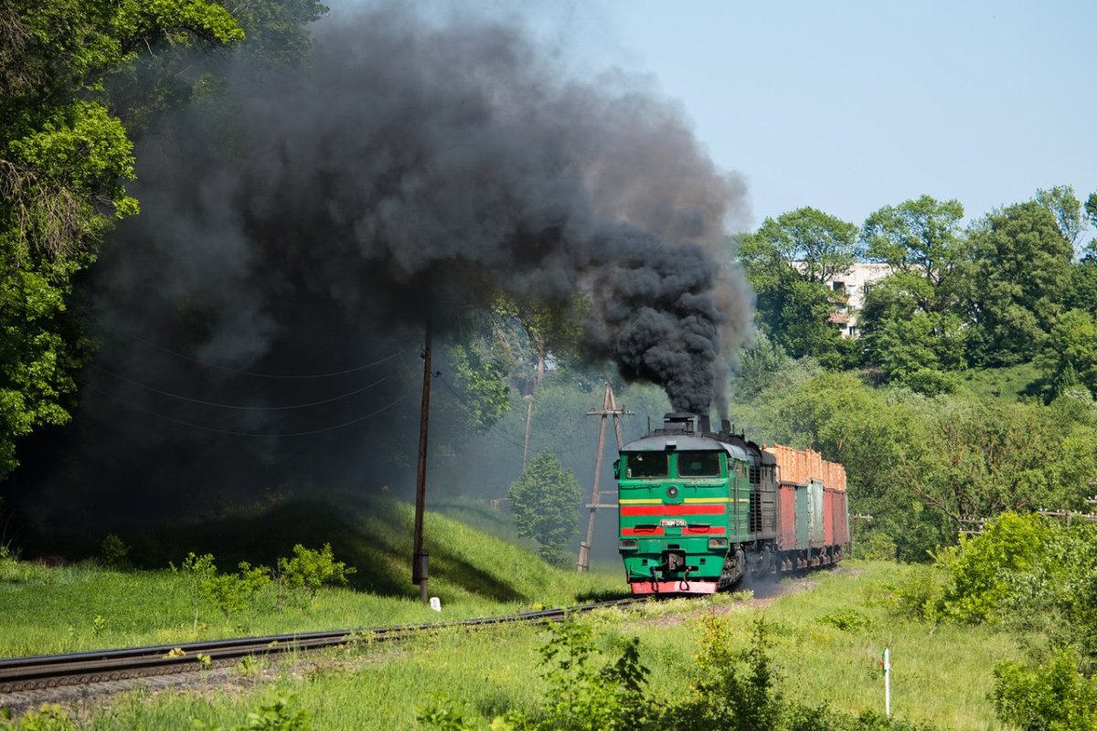 Тепловоз 2тэ116 дымит