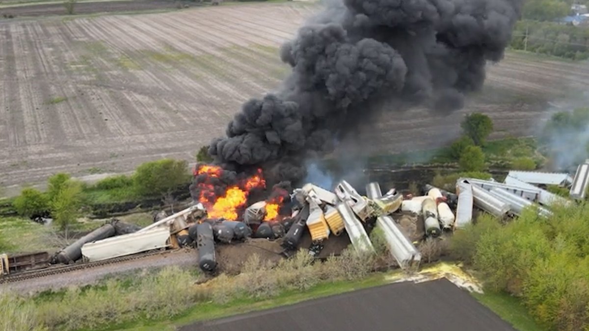 Крушение грузового поезда
