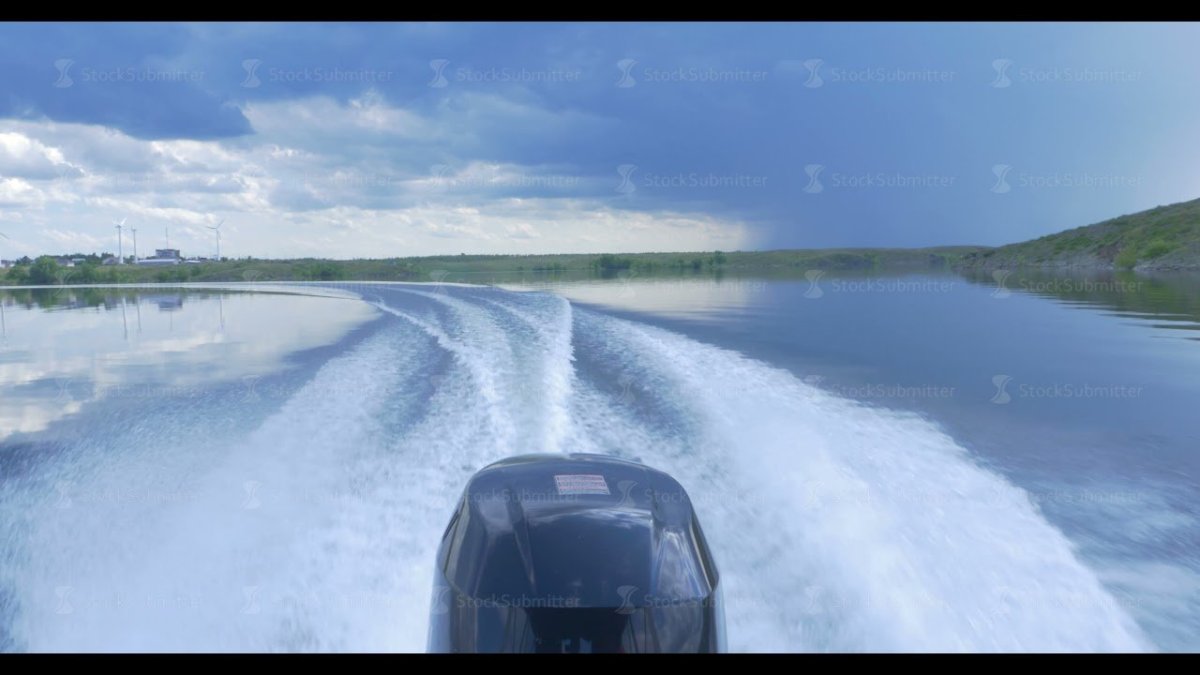 Лодка вид сзади