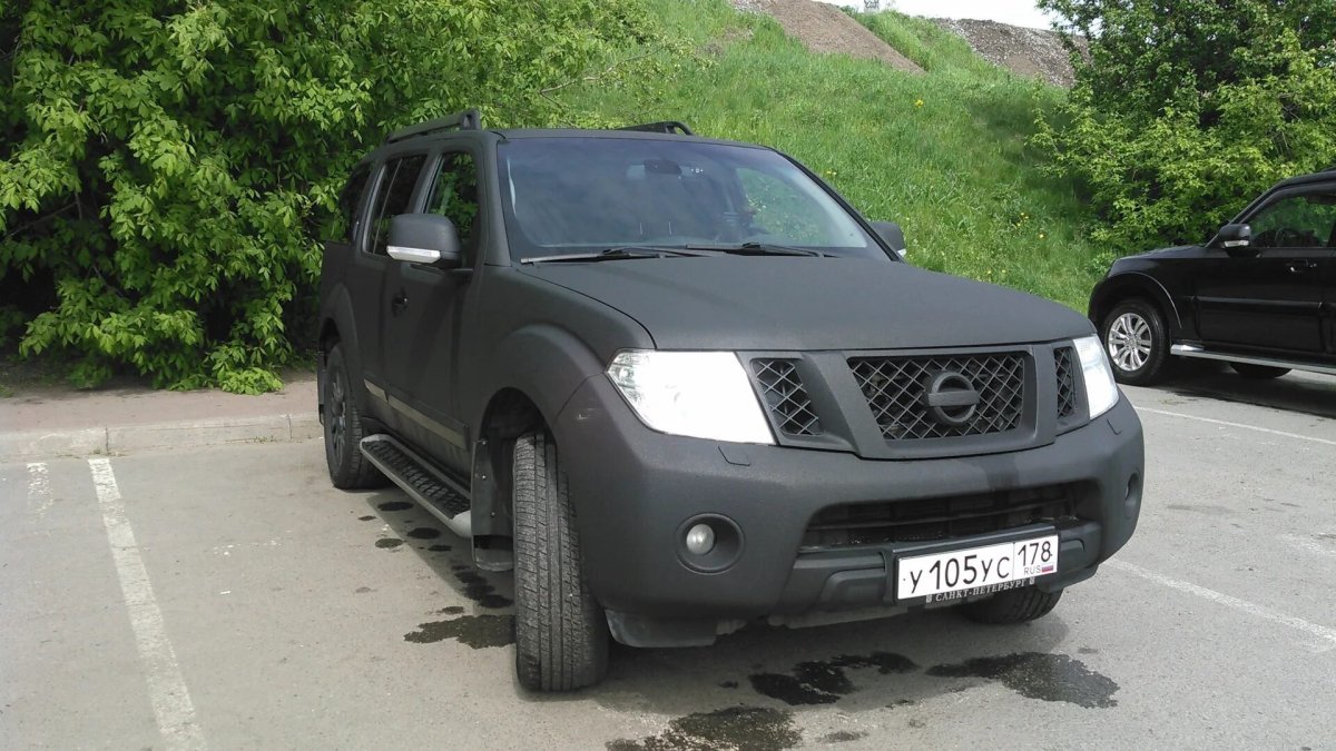 Nissan Pathfinder в рапторе