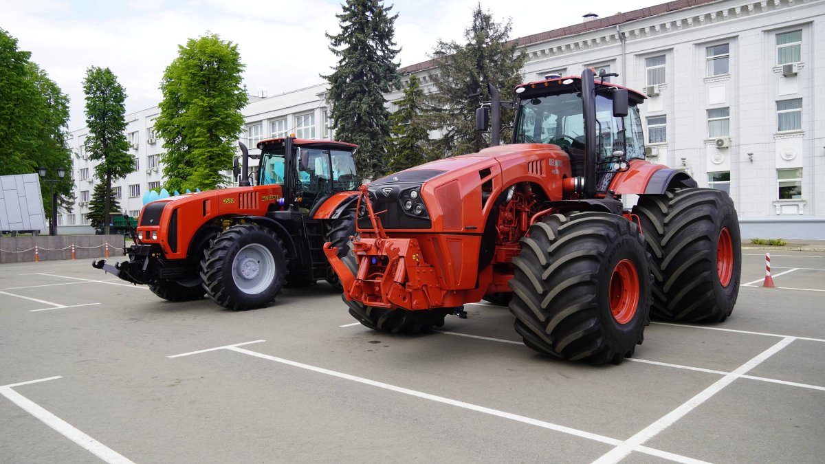 Трактор Беларусь 4522