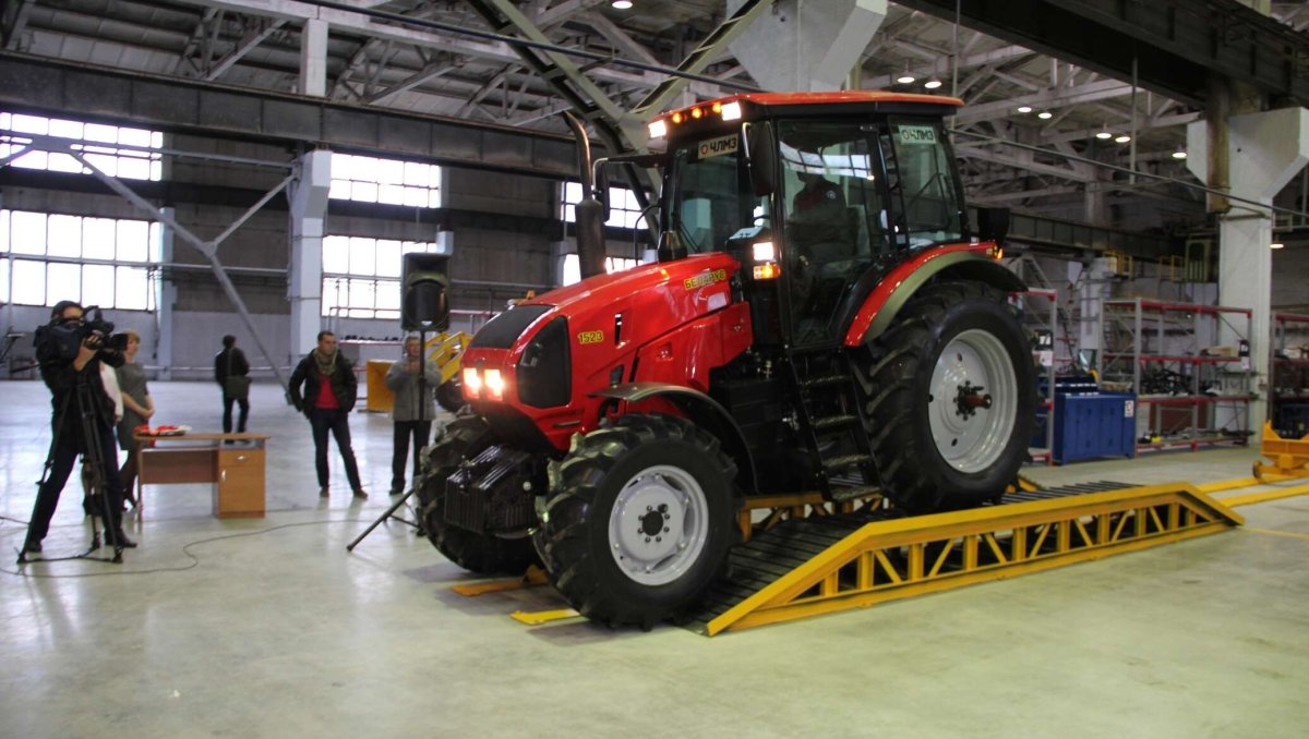 ЧЛМЗ трактор Беларус