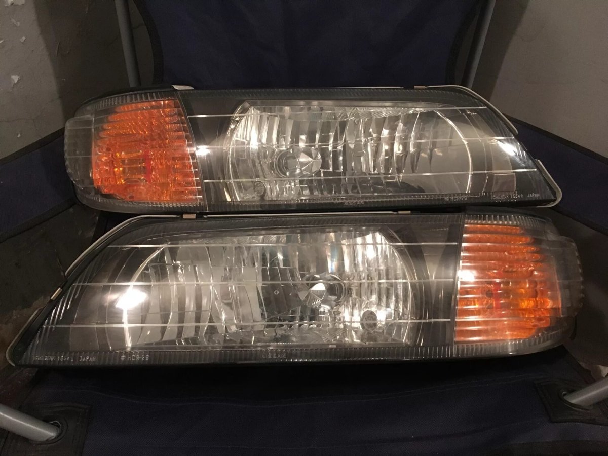 Фары Nissan Cefiro a32