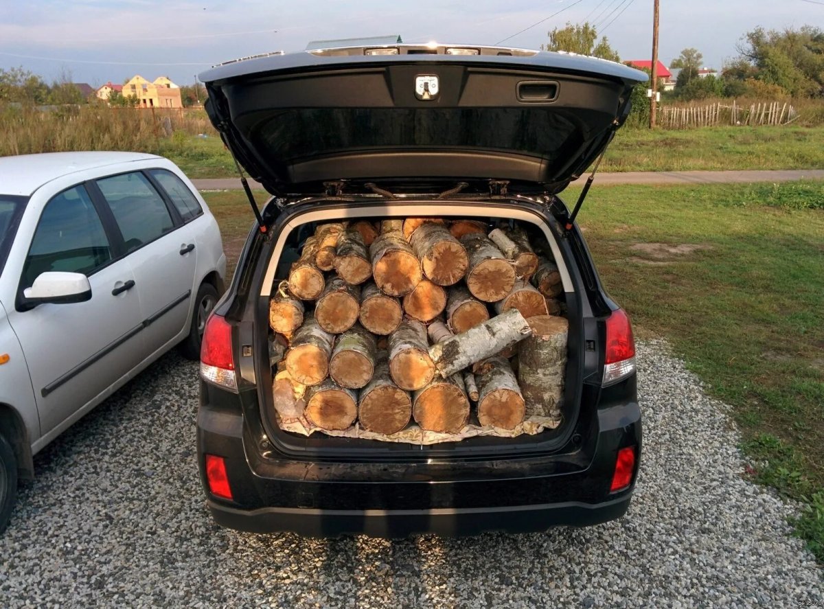 Дрова в багажнике