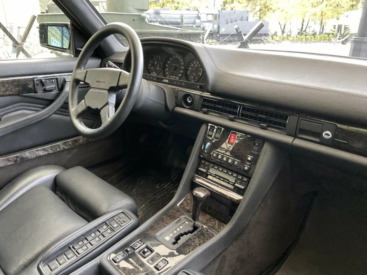 Мерседес секач 560