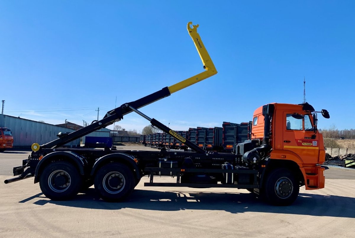 Крюковой погрузчик КАМАЗ