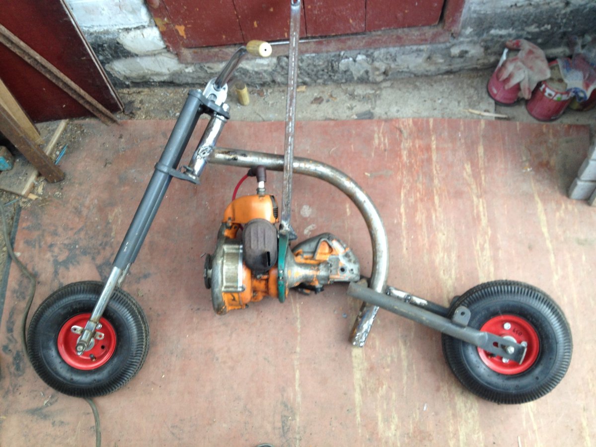 Мотосамокат из бензопилы Дружба