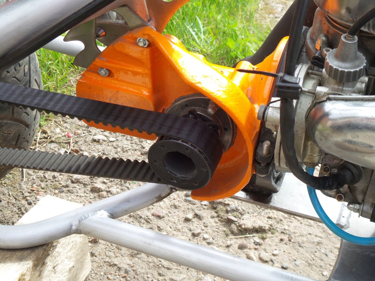 Двигатель от мотокосы на бензопилы Урал