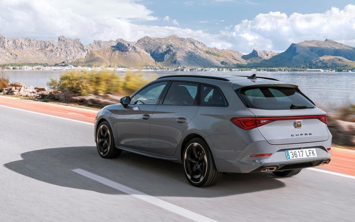 Сеат Леон универсал 2021